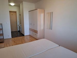 Pronájem bytu 2+kk, Praha - Smíchov, Radlická, 72 m2