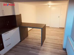 Pronájem bytu 1+kk, Praha - Ruzyně, Drnovská, 38 m2