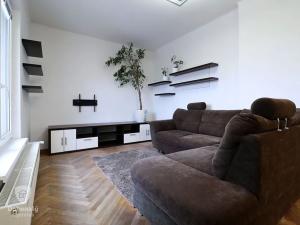 Pronájem bytu 2+kk, Praha - Kobylisy, Horňátecká, 56 m2