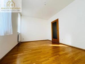 Prodej bytu 2+kk, Nový Bydžov, Masarykovo náměstí, 62 m2