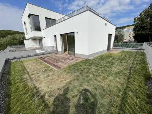 Pronájem bytu 2+kk, Praha - Smíchov, Akáciová, 54 m2