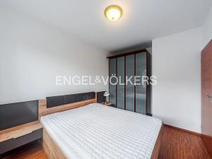 Pronájem bytu 2+kk, Praha - Řeporyje, Dělená, 58 m2