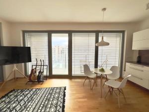 Pronájem bytu 2+kk, Praha - Karlín, U Mlýnského kanálu, 50 m2