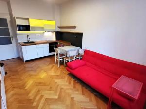 Pronájem bytu 2+kk, Praha - Podolí, Levá, 32 m2