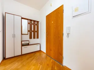 Pronájem bytu 2+kk, Praha - Vršovice, Kodaňská, 50 m2