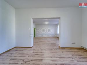 Pronájem obchodního prostoru, Loděnice, Karlštejnská, 400 m2