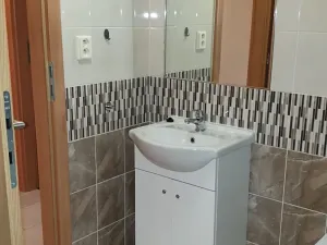 Pronájem bytu 1+kk, Ústí nad Labem, Londýnská, 45 m2