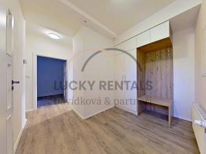 Pronájem bytu 2+kk, Praha - Smíchov, Pod Děvínem, 62 m2