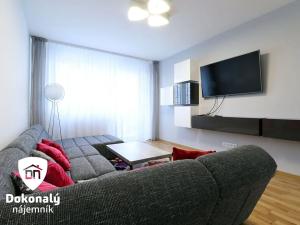 Pronájem bytu 3+kk, Praha - Strašnice, Zvěřinova, 96 m2