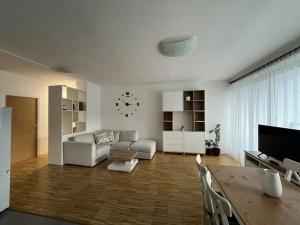 Prodej bytu 3+kk, Praha - Zbraslav, Paškova, 72 m2