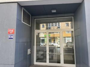 Pronájem bytu 2+kk, Praha - Vysočany, Sokolovská, 51 m2