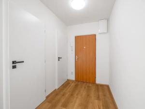 Prodej bytu 2+kk, Praha - Kobylisy, Kyselova, 44 m2