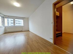 Pronájem bytu 1+kk, Praha - Vysočany, Na Harfě, 56 m2