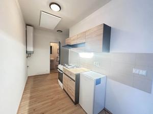 Pronájem bytu 1+kk, Škvorec, 21 m2