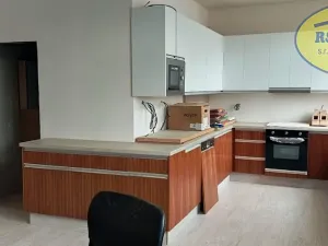 Pronájem výrobních prostor, Kroměříž, 398 m2