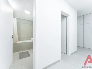 Pronájem bytu 3+kk, Praha - Strašnice, Zvěřinova, 96 m2