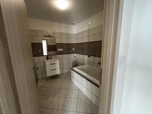 Pronájem bytu 2+kk, Praha - Vinohrady, Rumunská, 56 m2