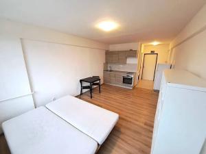 Prodej bytu 1+kk, Praha - Radotín, Vrážská, 29 m2