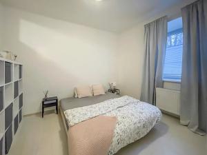 Pronájem bytu 2+kk, Praha - Michle, Adamovská, 52 m2