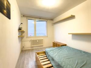 Pronájem bytu 2+kk, Praha - Bohnice, Zelenohorská, 42 m2