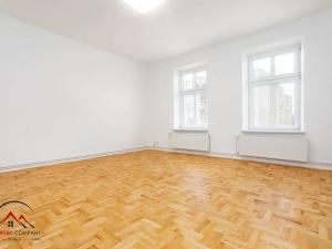 Pronájem bytu 3+1, Krnov, K. Čapka, 80 m2