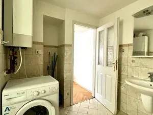 Pronájem bytu 1+kk, Praha - Smíchov, Plzeňská, 47 m2