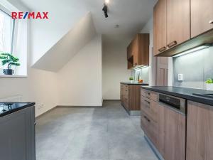 Pronájem bytu 4+1, Praha - Vokovice, Na dlouhém lánu, 82 m2