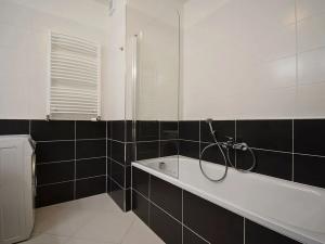 Pronájem bytu 4+kk, Praha - Štěrboholy, Kryšpínova, 105 m2