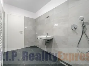 Prodej bytu 2+kk, Praha - Libeň, Spojovací, 53 m2