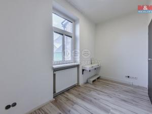 Prodej bytu 1+1, Karlovy Vary - Stará Role, Jabloňová, 49 m2