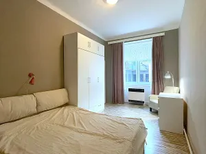 Pronájem bytu 2+kk, Praha - Holešovice, U průhonu, 49 m2