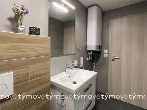 Pronájem bytu 1+kk, Pardubice, Sladkovského, 31 m2