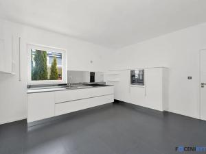 Prodej rodinného domu, Lesní Hluboké, 250 m2