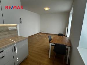 Pronájem bytu 2+kk, Kladno, Jaroslava Holečka, 74 m2