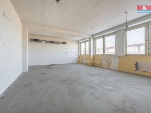 Prodej výrobních prostor, Kladno, Buštěhradská, 2602 m2