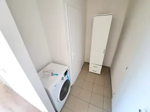 Pronájem bytu 1+kk, Praha - Vysočany, U vinných sklepů, 25 m2