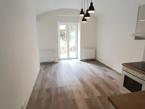 Pronájem bytu 1+kk, Praha - Vršovice, Moskevská, 26 m2