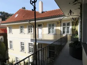 Pronájem bytu 4+1, Praha - Malá Strana, Vlašská, 187 m2