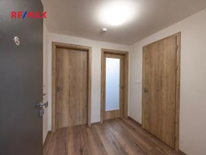 Pronájem bytu 2+kk, Praha - Vysočany, Kolbenova, 50 m2