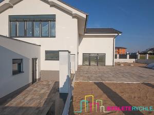 Prodej vily, Větrušice, 250 m2