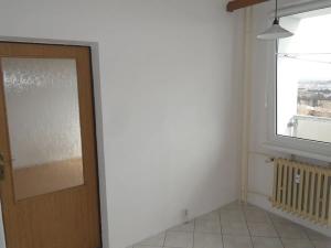 Pronájem bytu 3+1, Praha - Kobylisy, Košťálkova, 68 m2