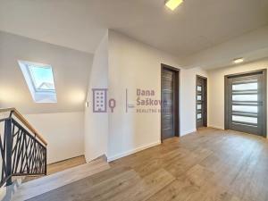 Prodej rodinného domu, Jindřichův Hradec, Spojovací, 297 m2