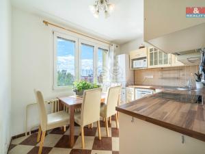 Prodej bytu 3+1, Plzeň - Lobzy, Polední, 62 m2