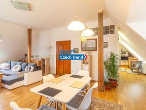 Prodej rodinného domu, Nová Hradečná, 220 m2