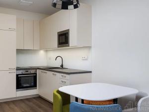 Pronájem bytu 2+kk, Praha - Žižkov, V domově, 48 m2