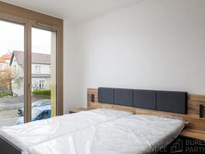 Pronájem bytu 2+kk, Praha - Žižkov, V domově, 48 m2