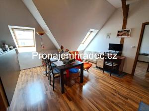 Pronájem bytu 2+kk, Hradec Králové, Okružní, 62 m2