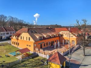 Prodej ubytování, Hluboká nad Vltavou, 1633 m2