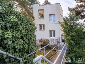 Prodej vícegeneračního domu, Praha - Velká Chuchle, Dostihová, 197 m2