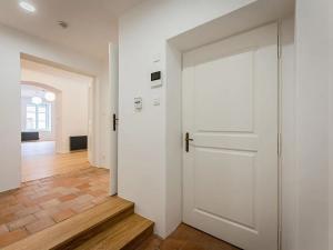 Pronájem bytu 2+1, Praha - Malá Strana, Vlašská, 87 m2